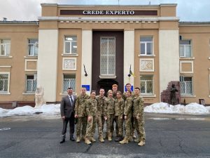 Фахівці науково-дослідного центру МВС України розповіли курсантам Університету про особливості призначення експертизи холодної зброї та вибухових пристроїв